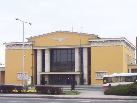 Array Székesfehérvár Vasútállomás